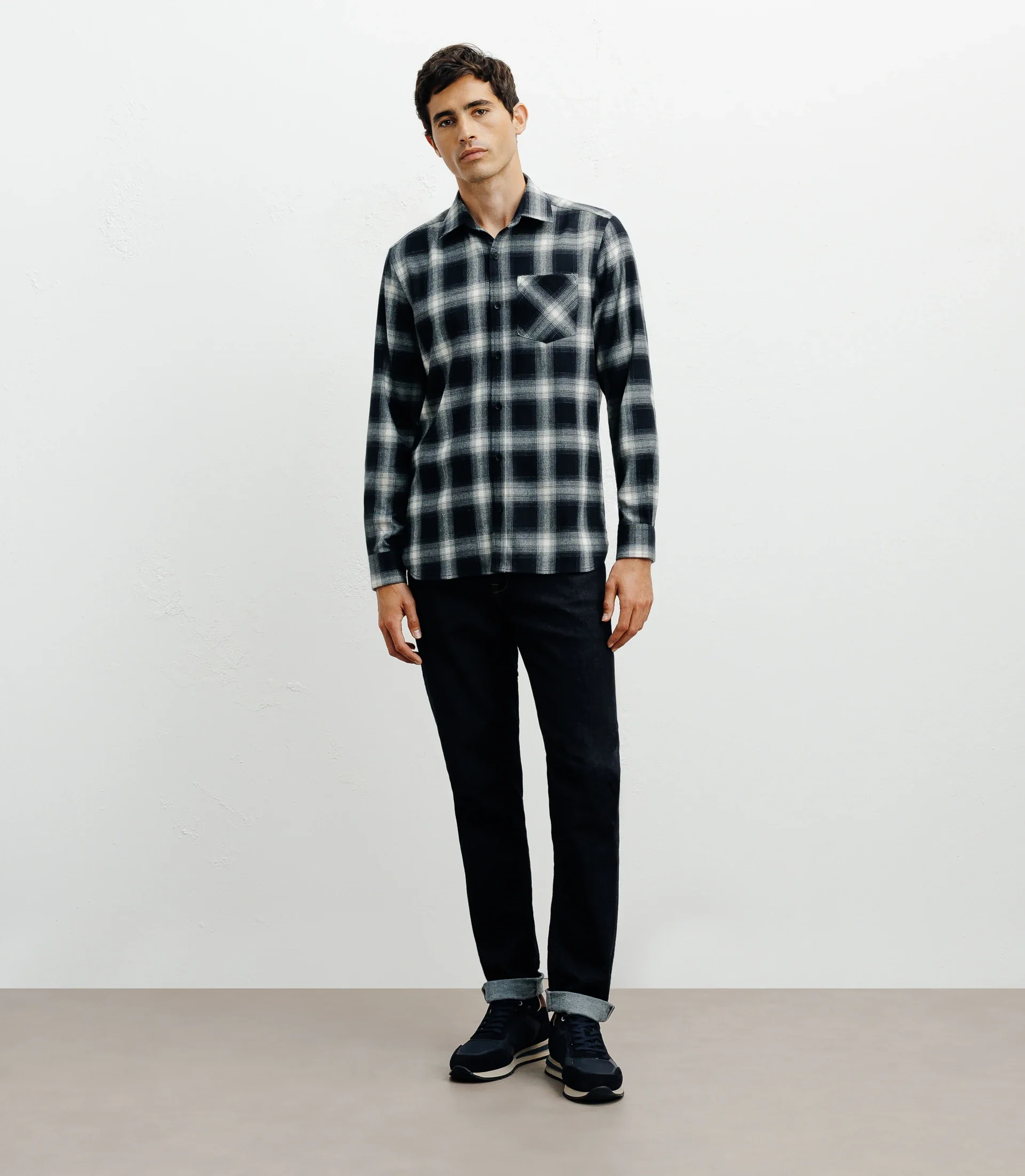 Chemise casual à petits carreaux marine - Image 3