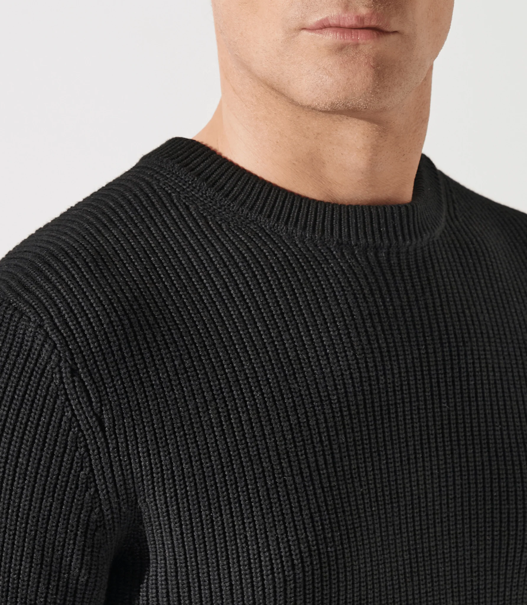 Pull col rond noir - Image 3