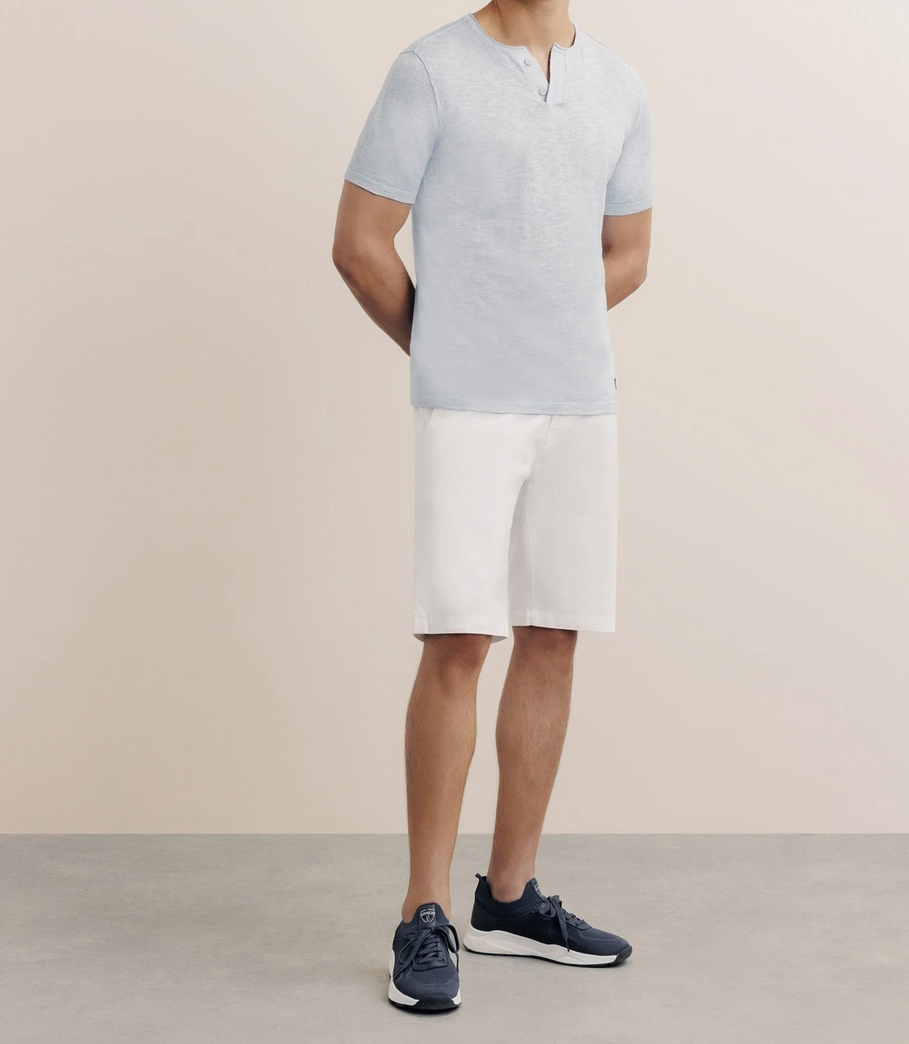 T-shirt boutonné bleu ciel - Image 3